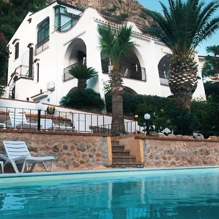 Apartmán Del Golfo Urio With Swimming Pool Shared By The Two