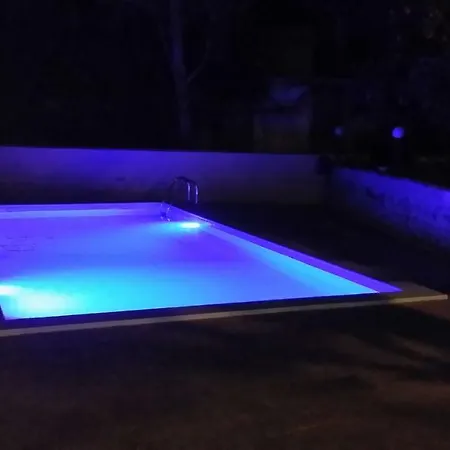 Del Golfo Urio With Swimming Pool Shared By The Two
