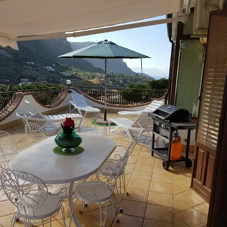 Apartmán Del Golfo Urio With Swimming Pool Shared By The Two
