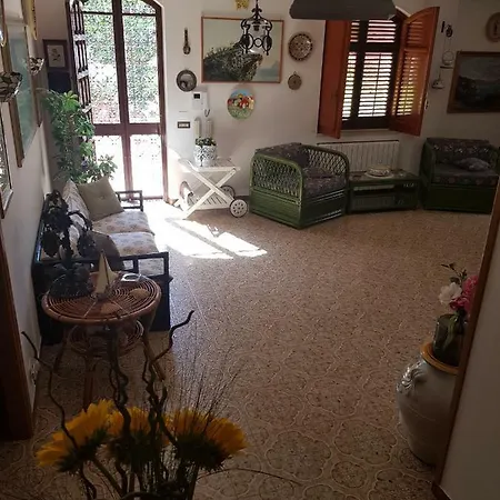 Del Golfo Urio With Swimming Pool Shared By The Two Santa Flavia