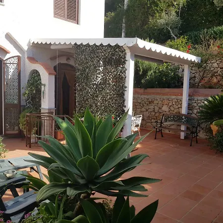 Del Golfo Urio With Swimming Pool Shared By The Two Santa Flavia