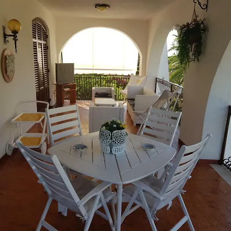 Del Golfo Urio With Swimming Pool Shared By The Two