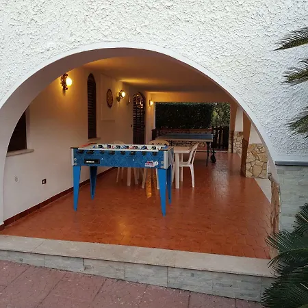 Del Golfo Urio With Swimming Pool Shared By The Two