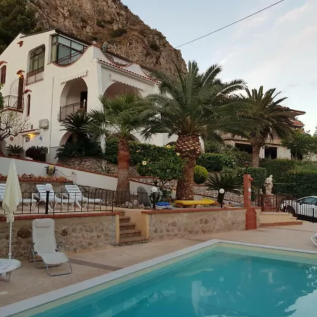 Del Golfo Urio With Swimming Pool Shared By The Two Santa Flavia