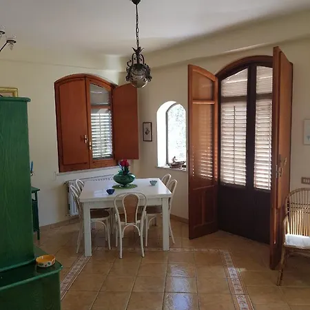 Del Golfo Urio With Swimming Pool Shared By The Two *
