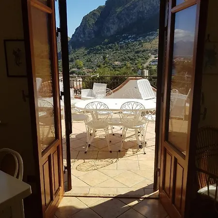 Apartmán Del Golfo Urio With Swimming Pool Shared By The Two