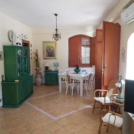 Del Golfo Urio With Swimming Pool Shared By The Two